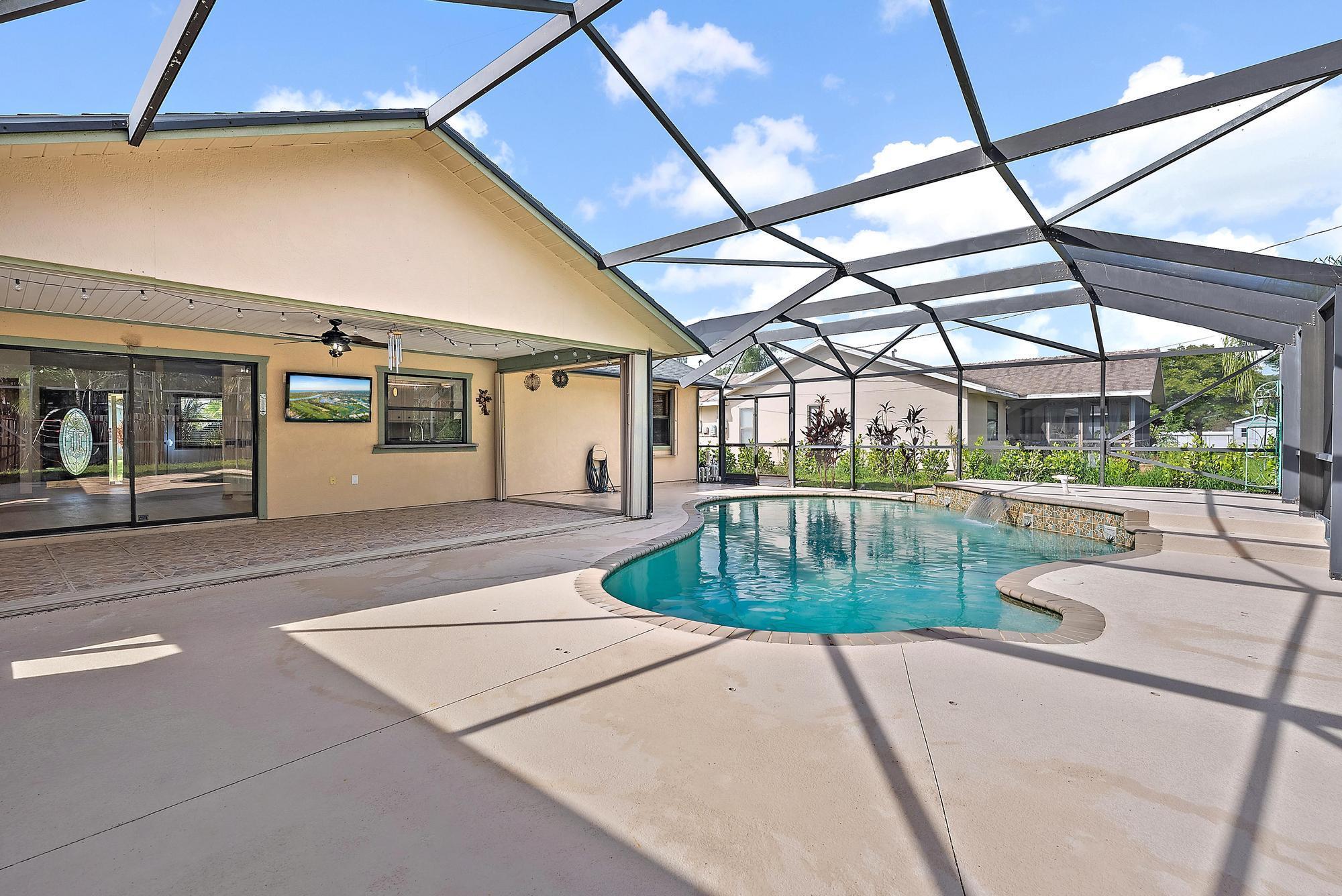 489 SE Evergreene Terrace