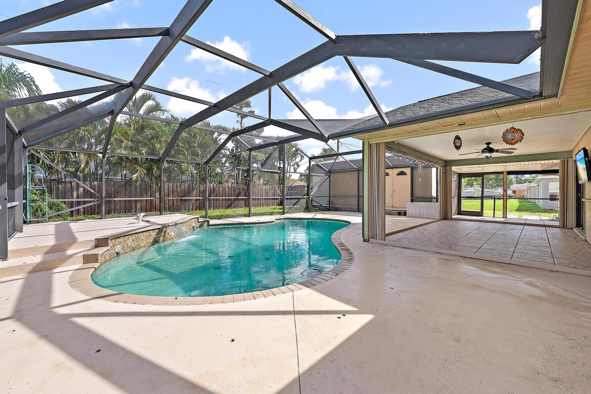 489 SE Evergreene Terrace