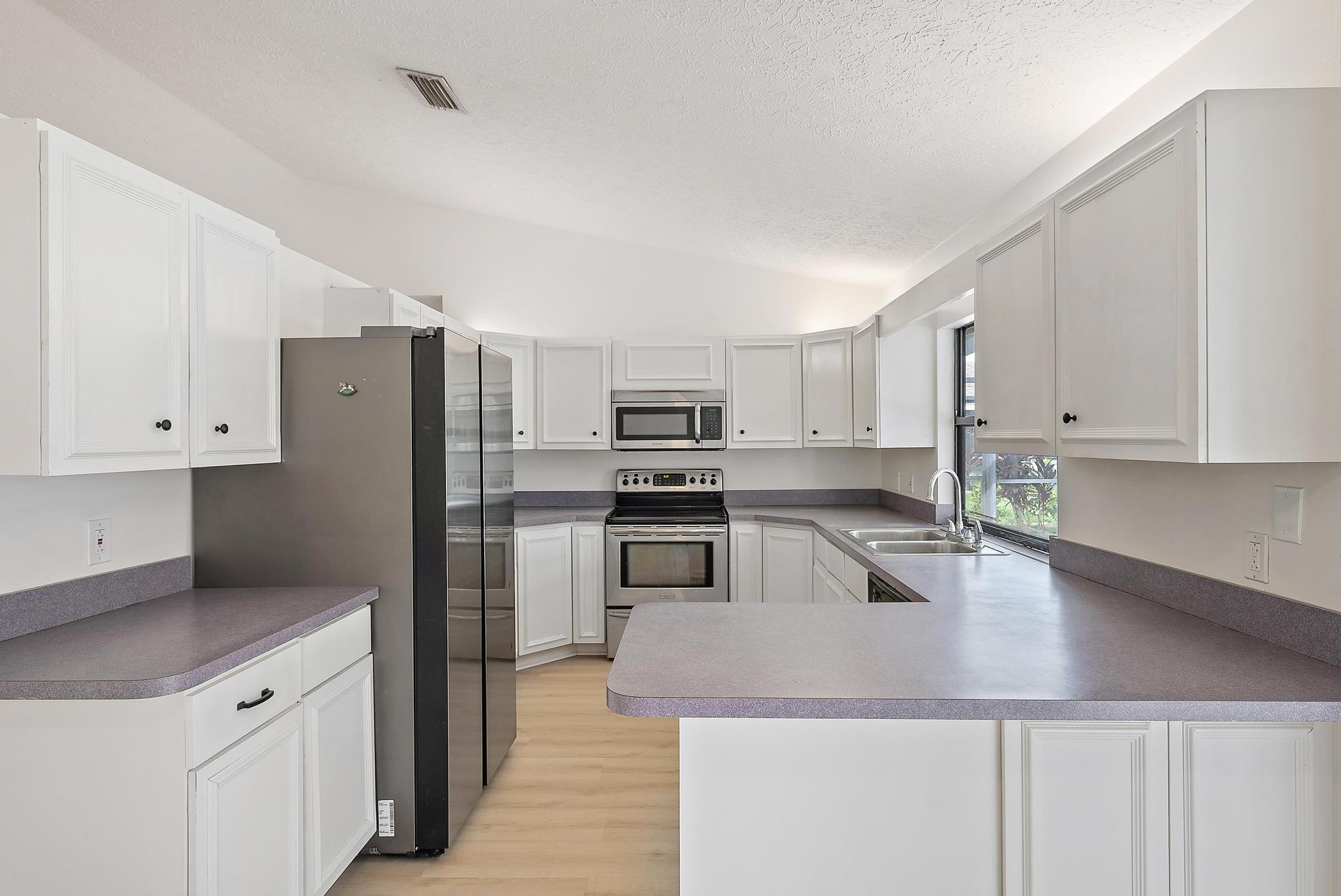 489 SE Evergreene Terrace