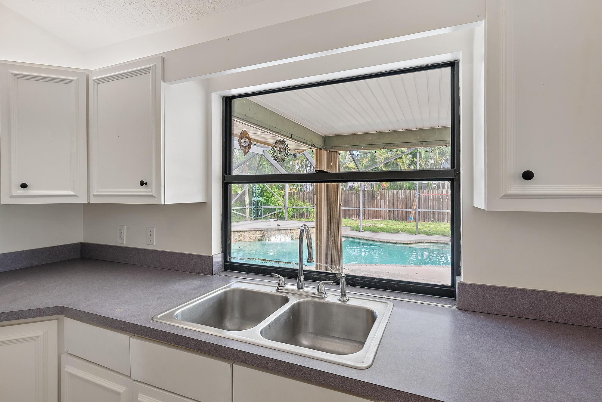 489 SE Evergreene Terrace