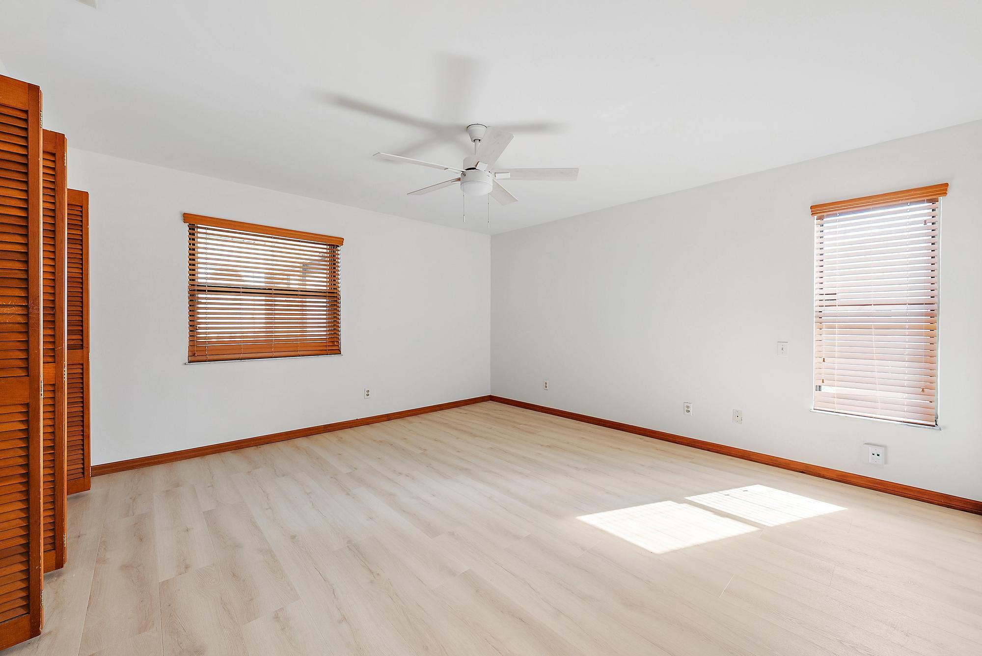 489 SE Evergreene Terrace