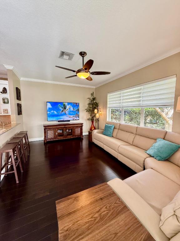 265 Swallowtail Lane