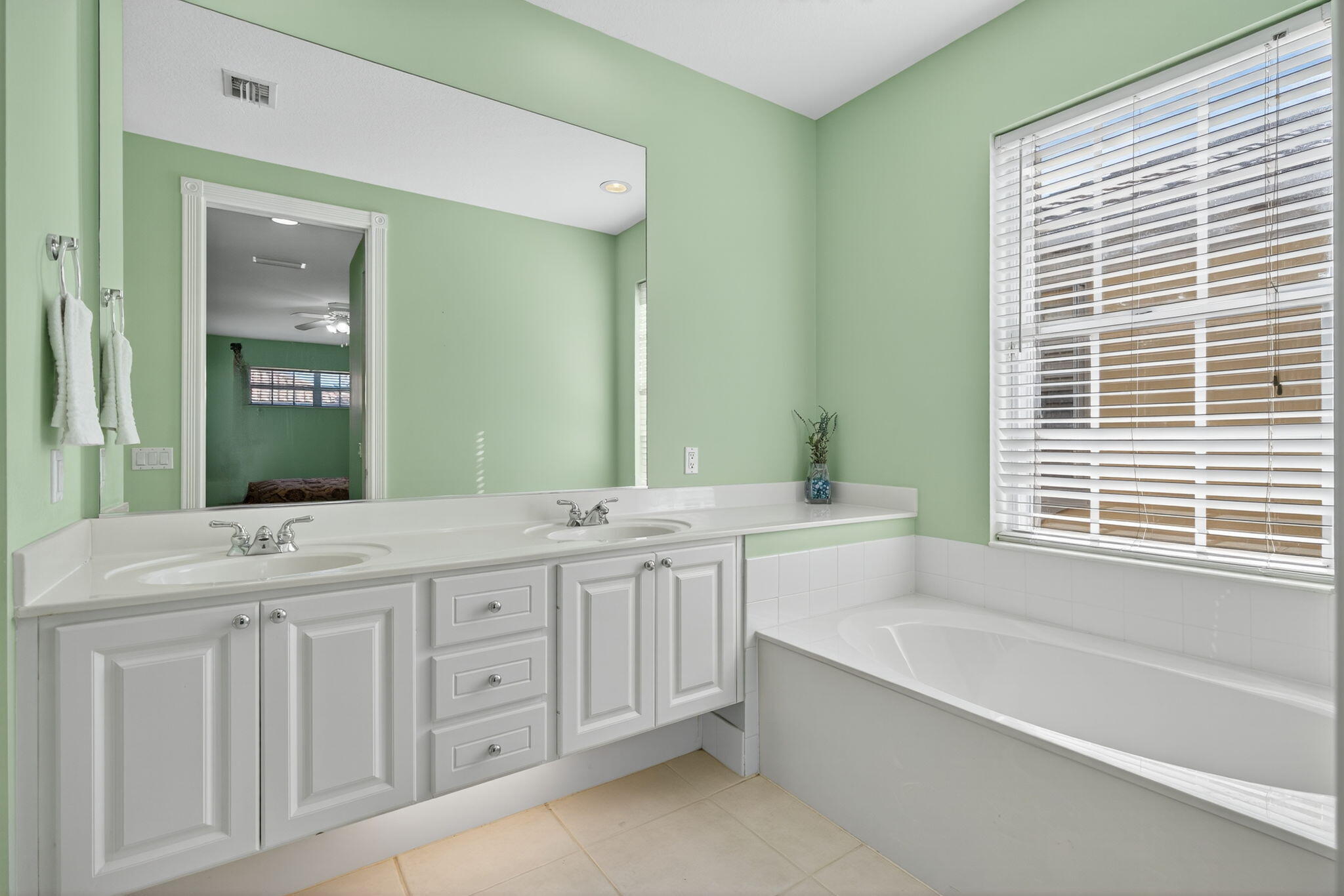 3518 Community Drive