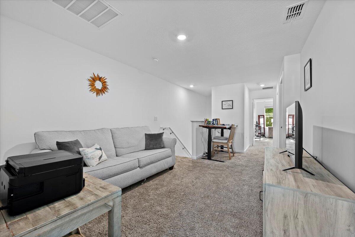 364 SE Sea Hunt Way
