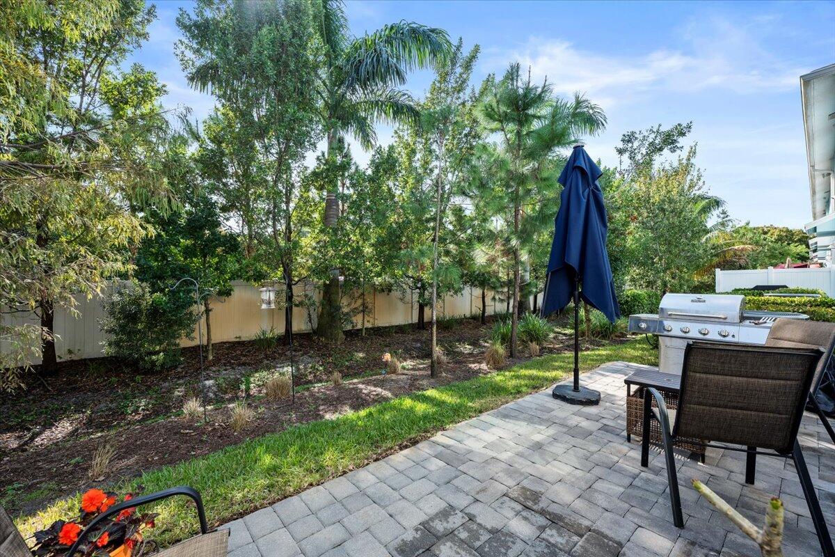 364 SE Sea Hunt Way