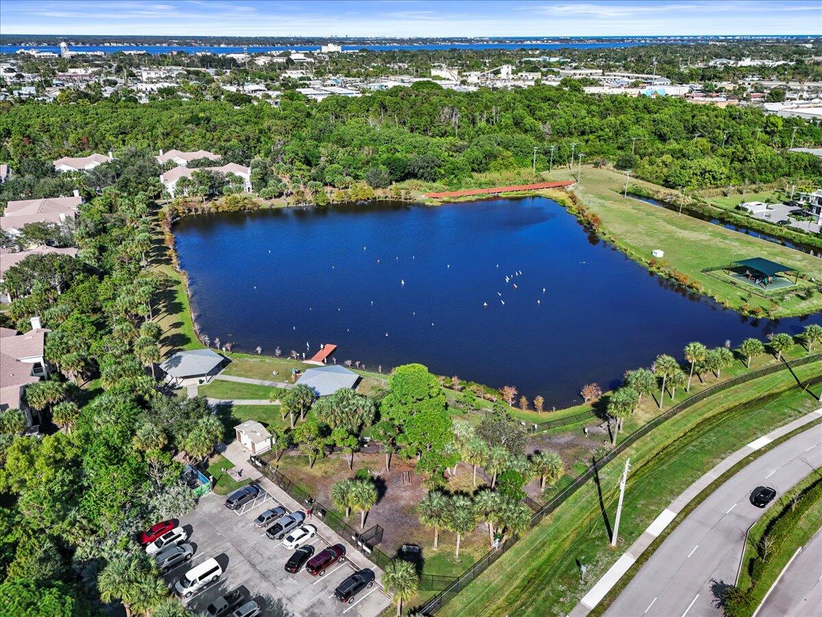 364 SE Sea Hunt Way