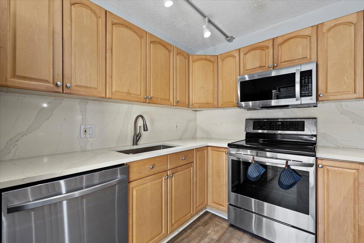 625 6th Terrace