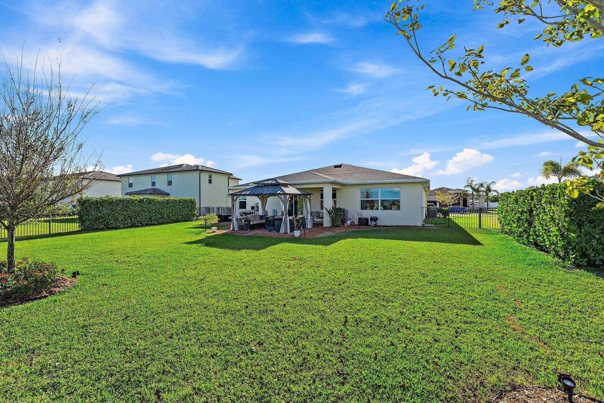 7519 NW Deysbrook Lane