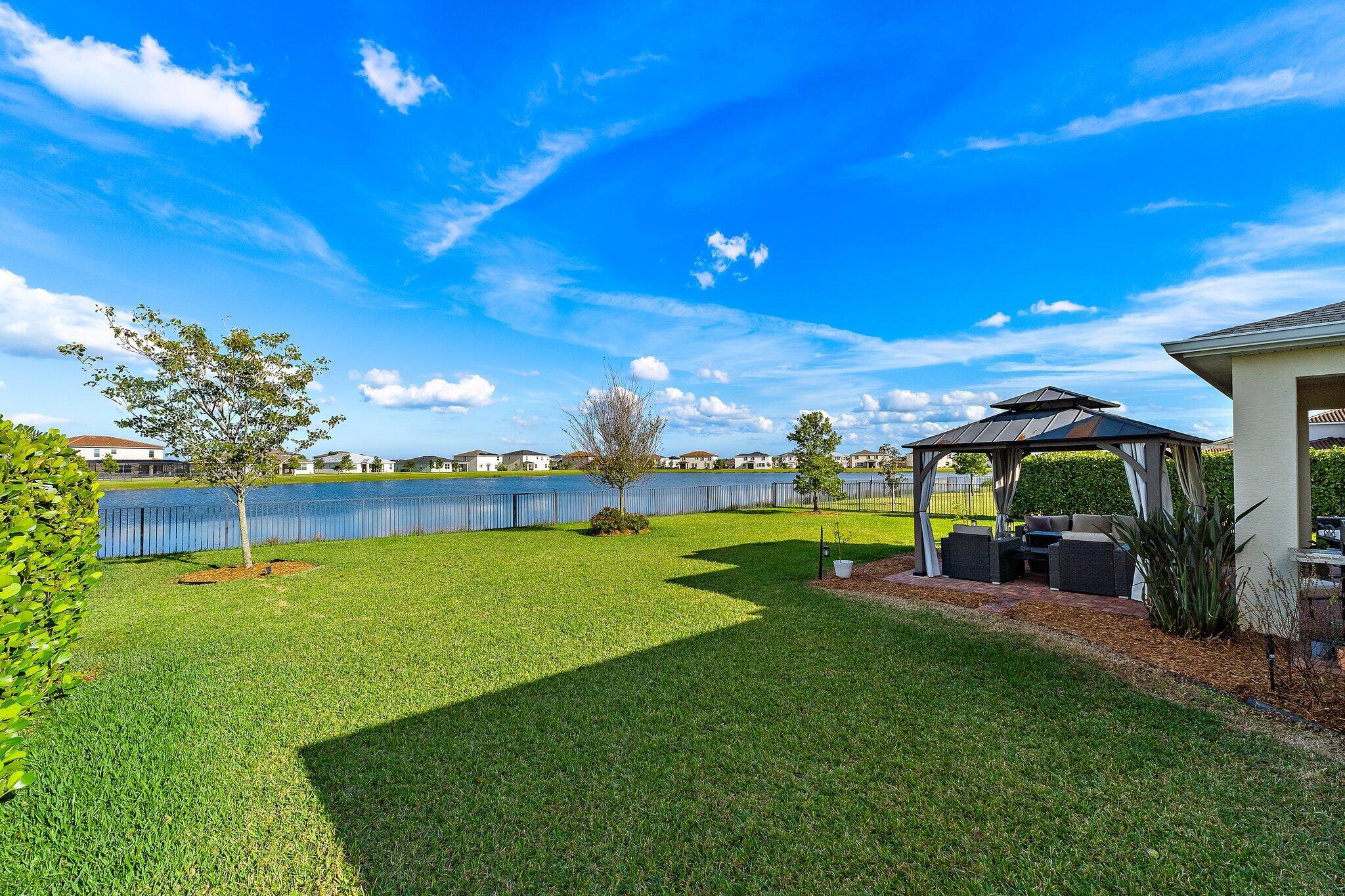 7519 NW Deysbrook Lane