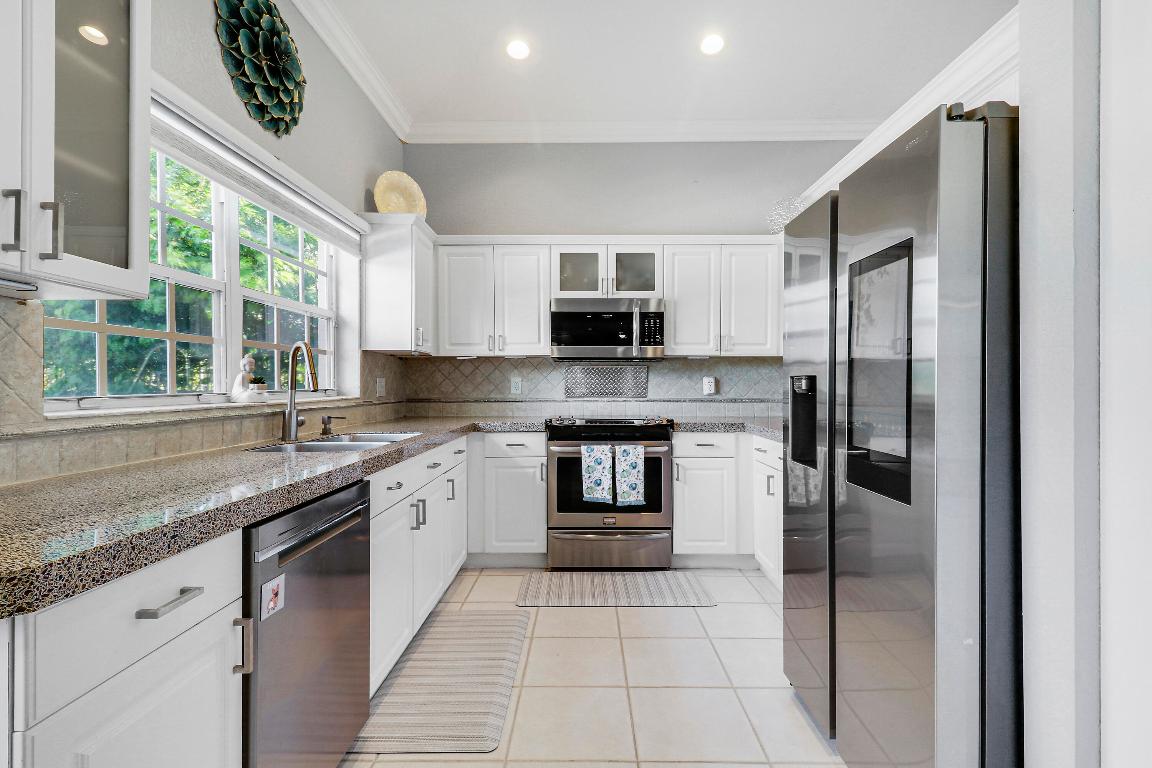 9398 Aqua Vista Boulevard