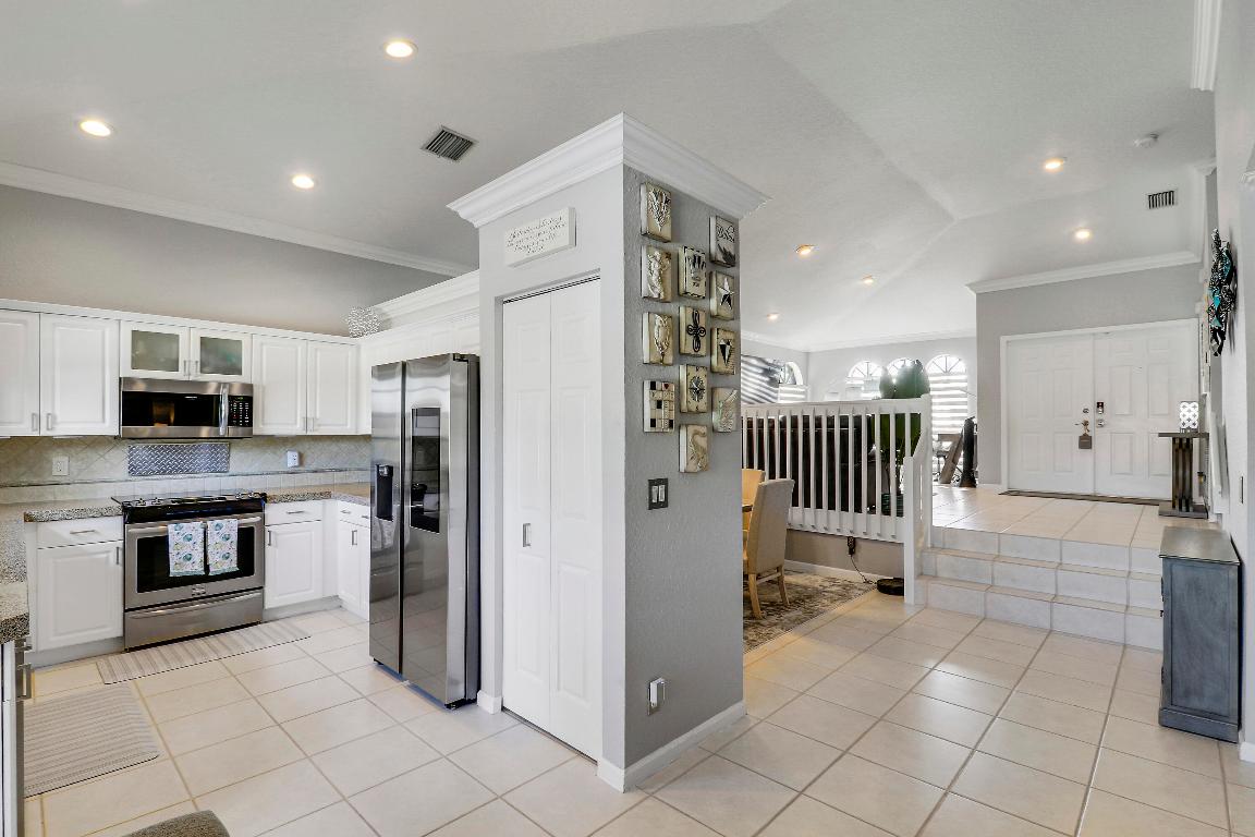 9398 Aqua Vista Boulevard