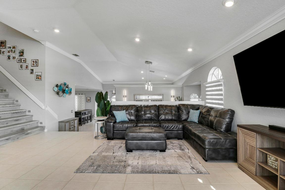 9398 Aqua Vista Boulevard