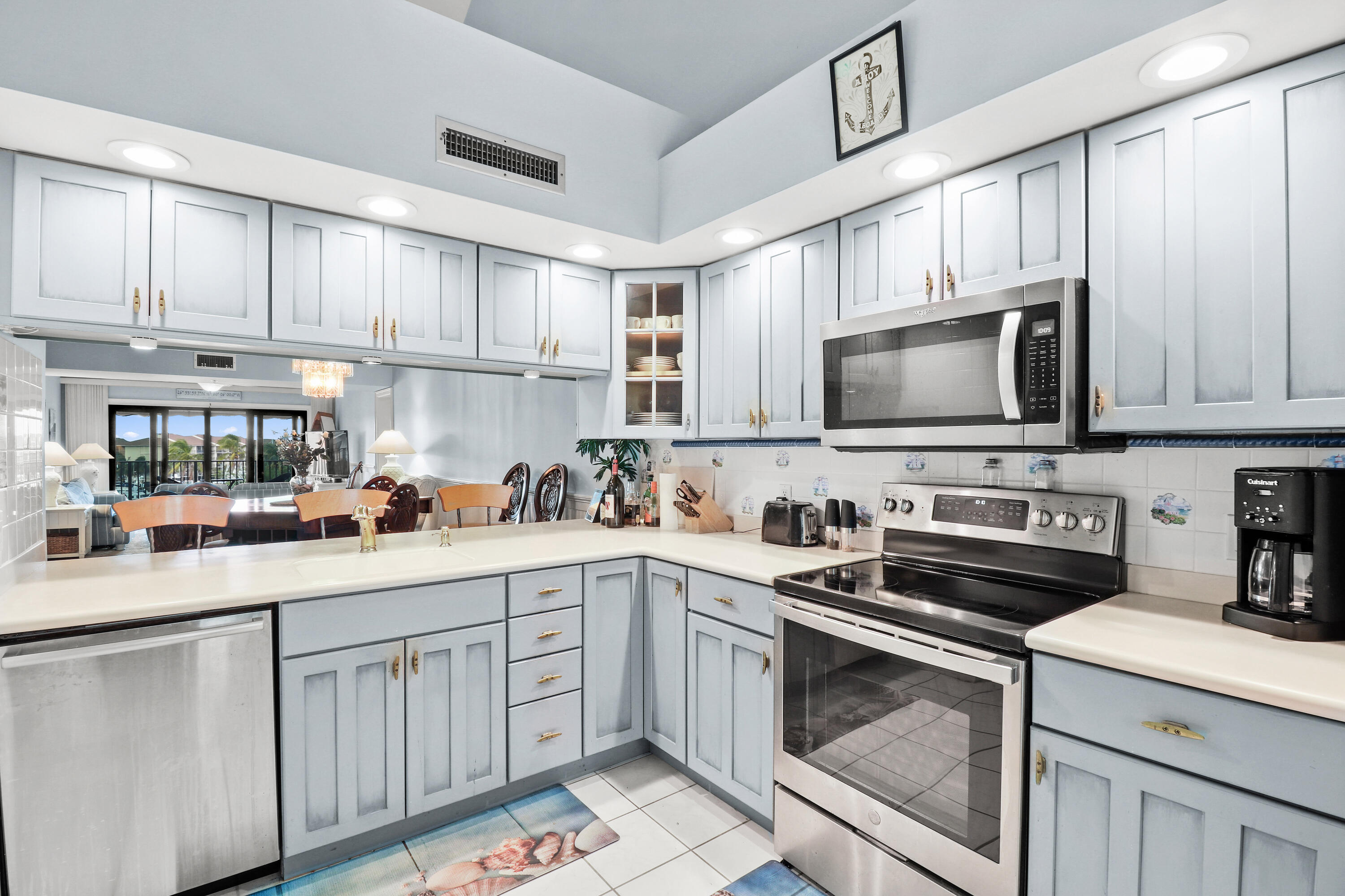 901 Seafarer Circle 503