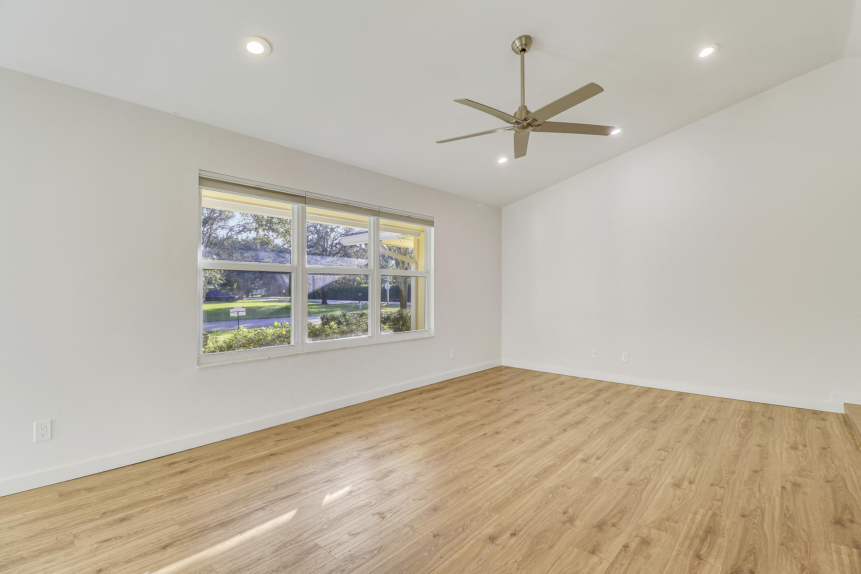 5775 Set N Sun Place N