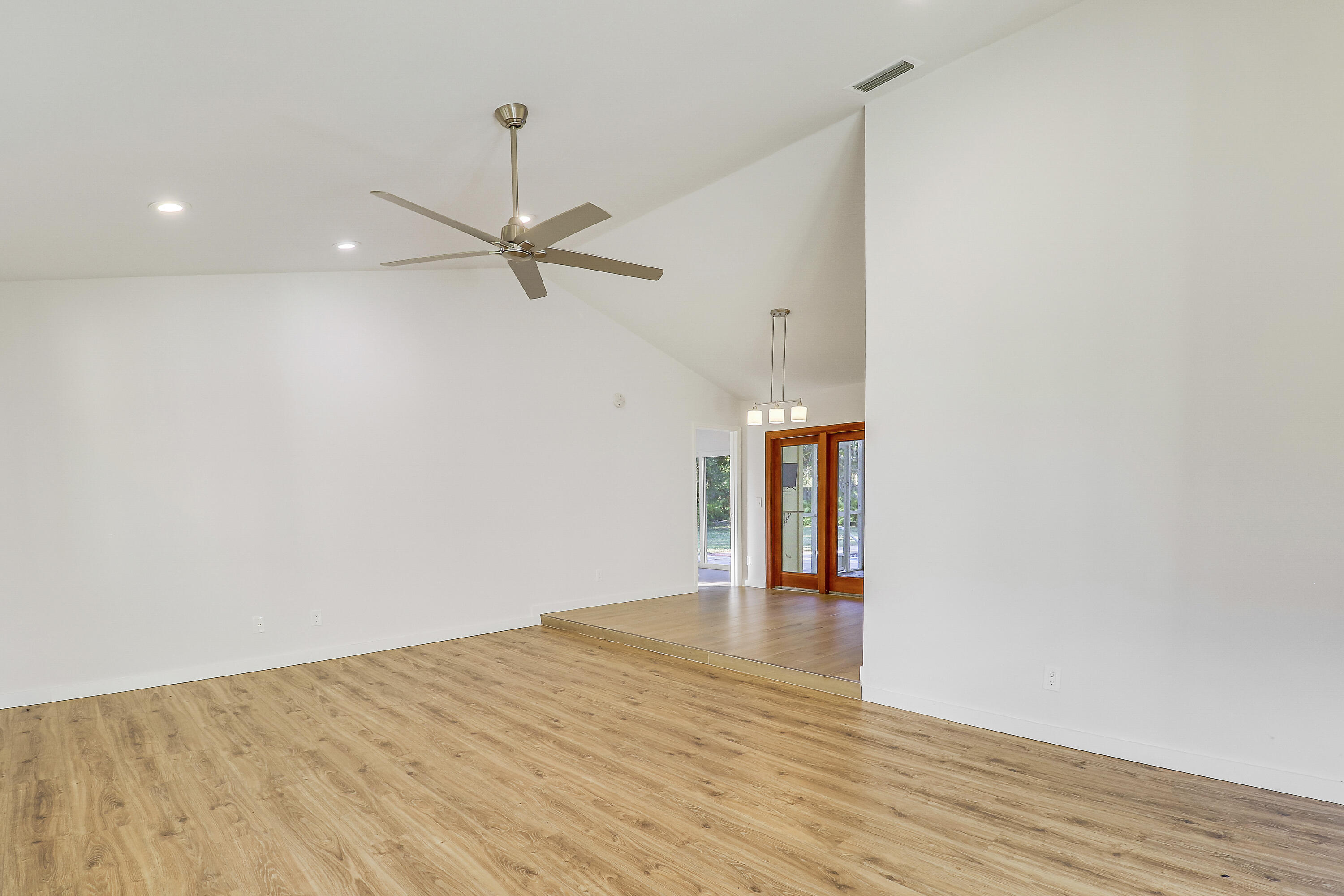 5775 Set N Sun Place N