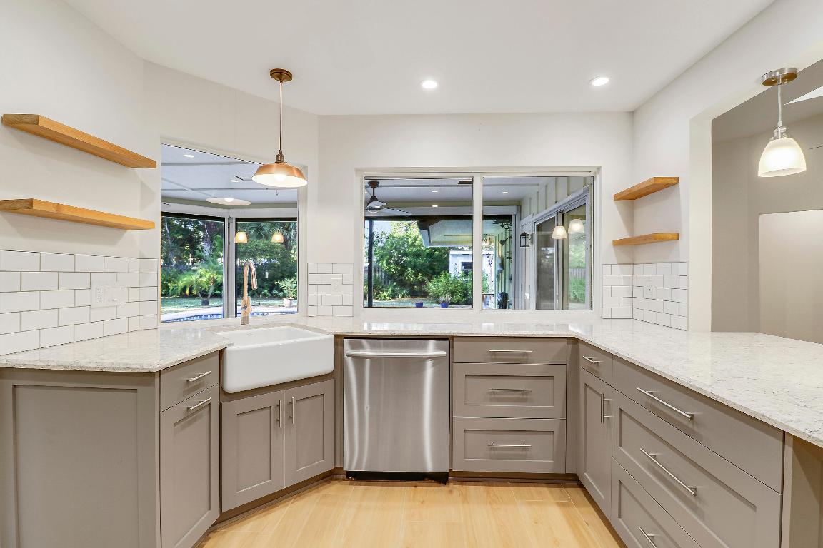 5775 Set N Sun Place N