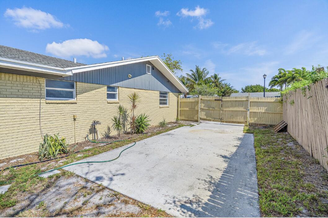 320 Fern Street