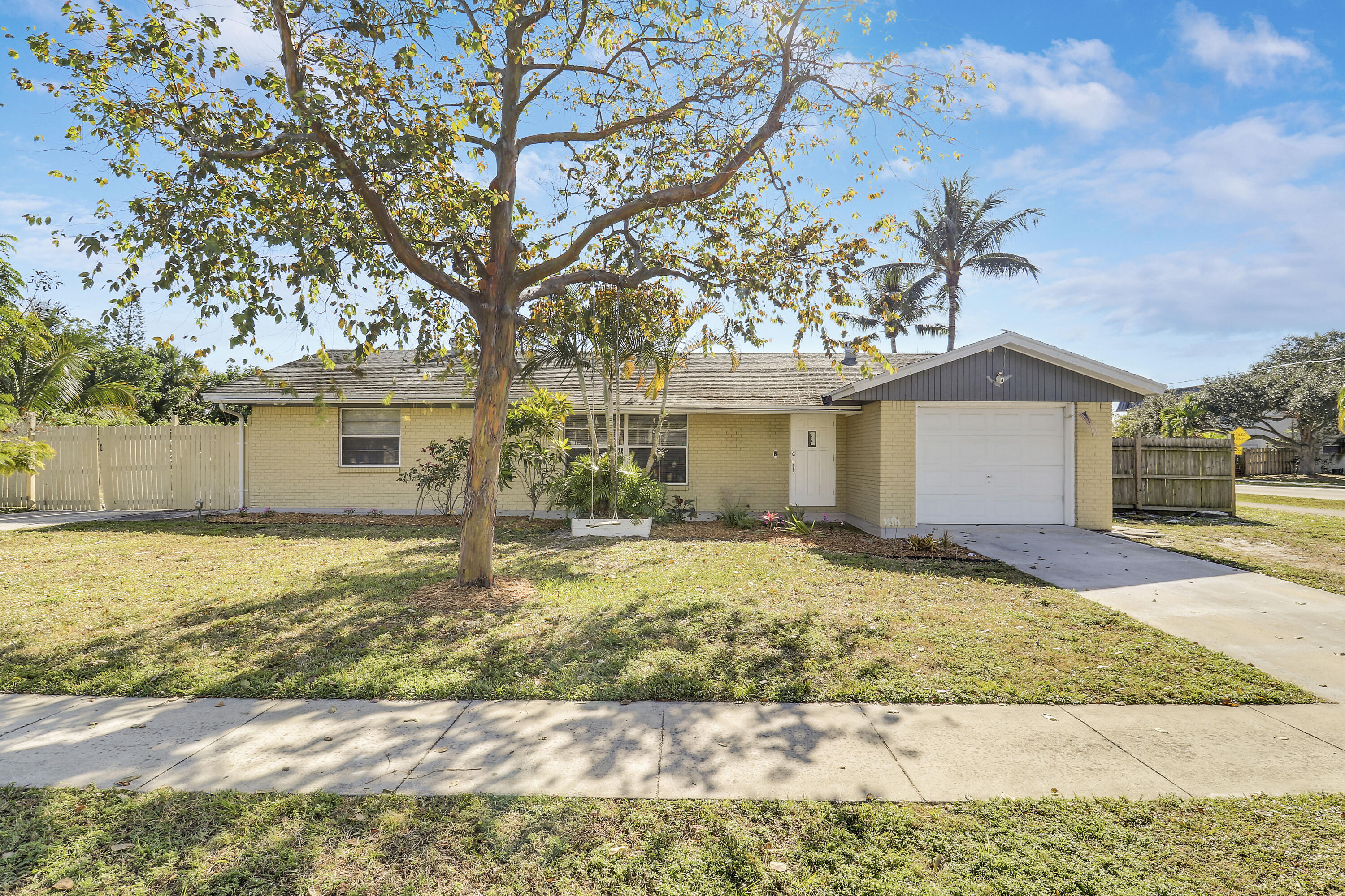 320 Fern Street