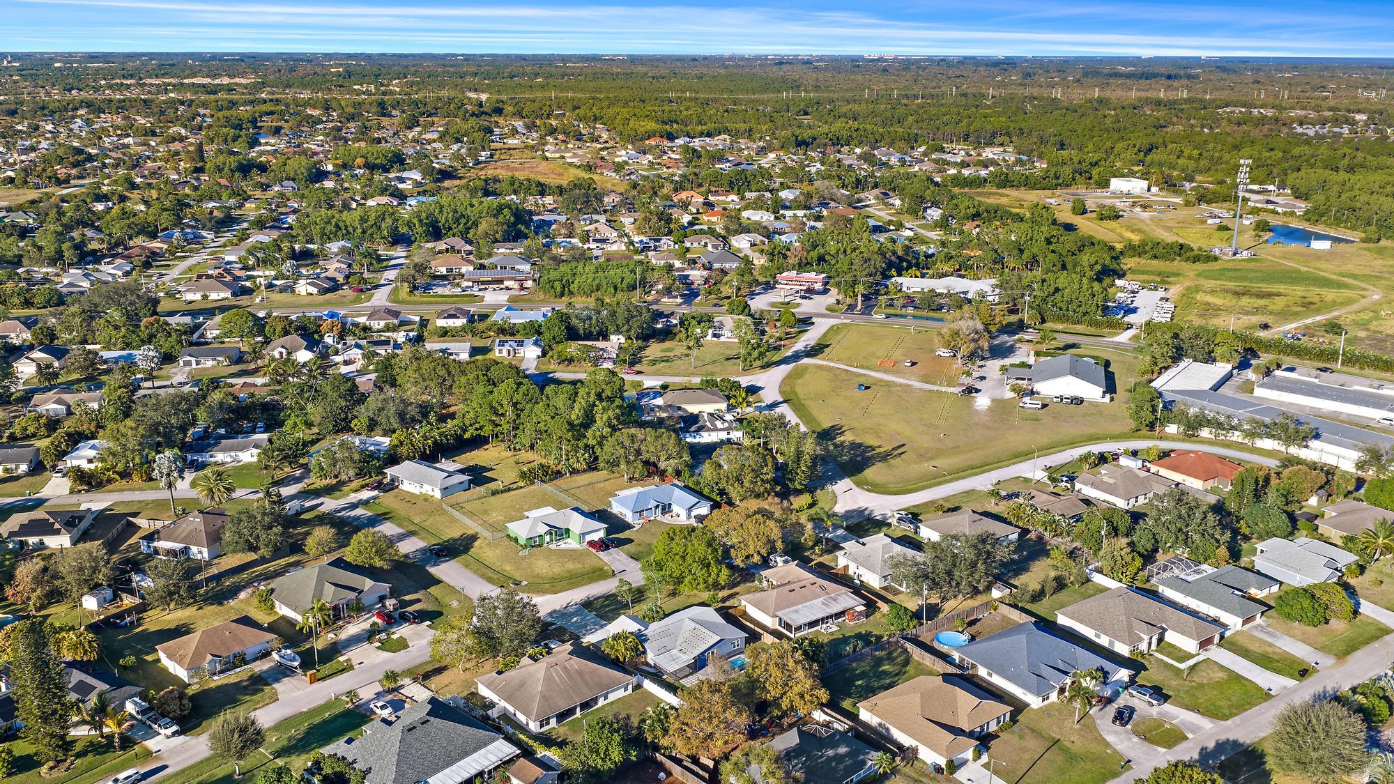 549 NW Salina Terrace