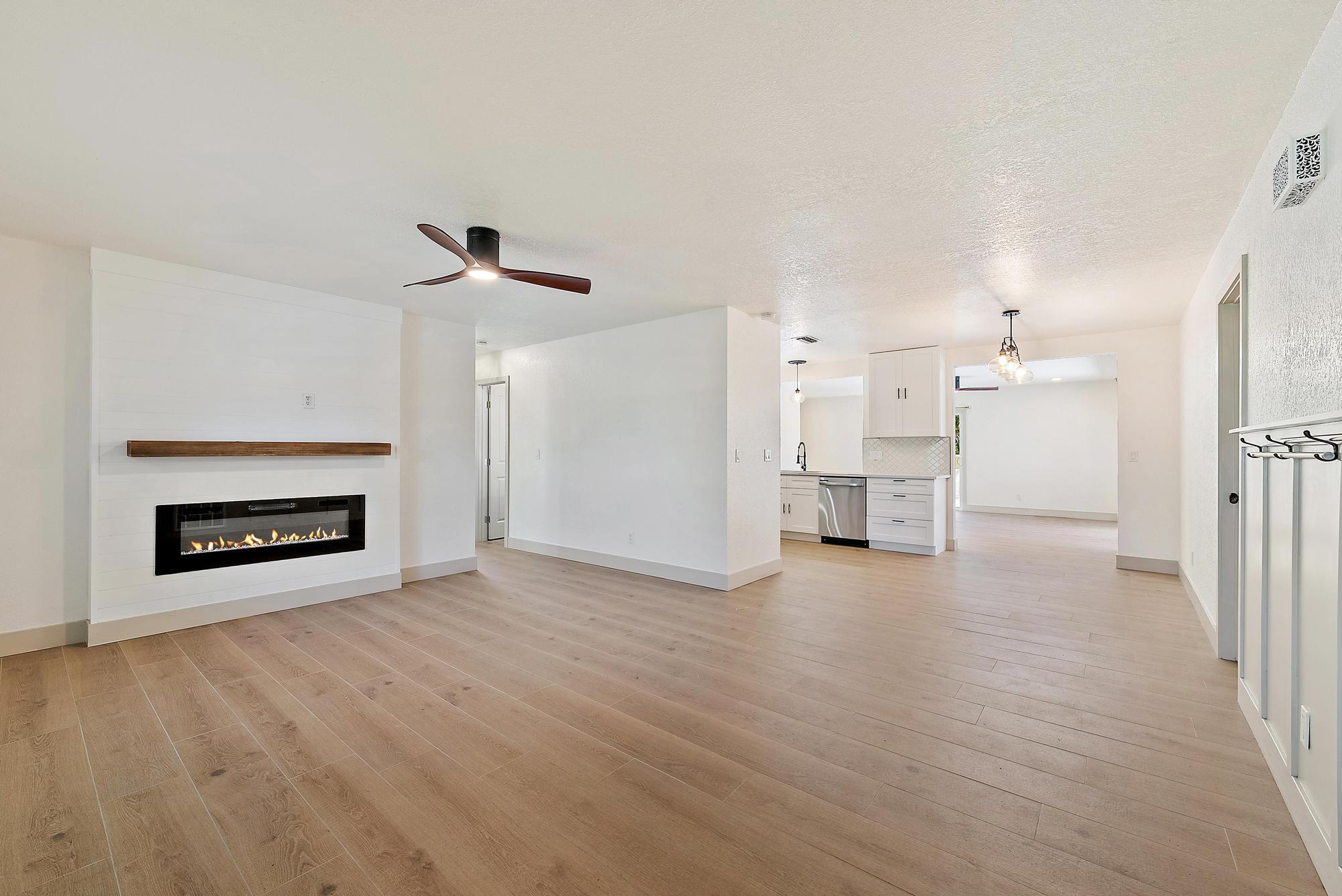 549 NW Salina Terrace