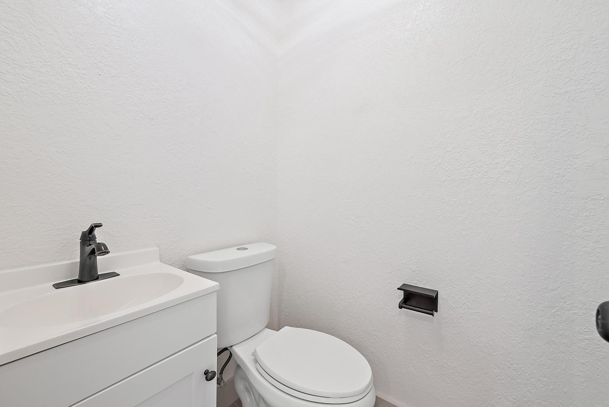 549 NW Salina Terrace