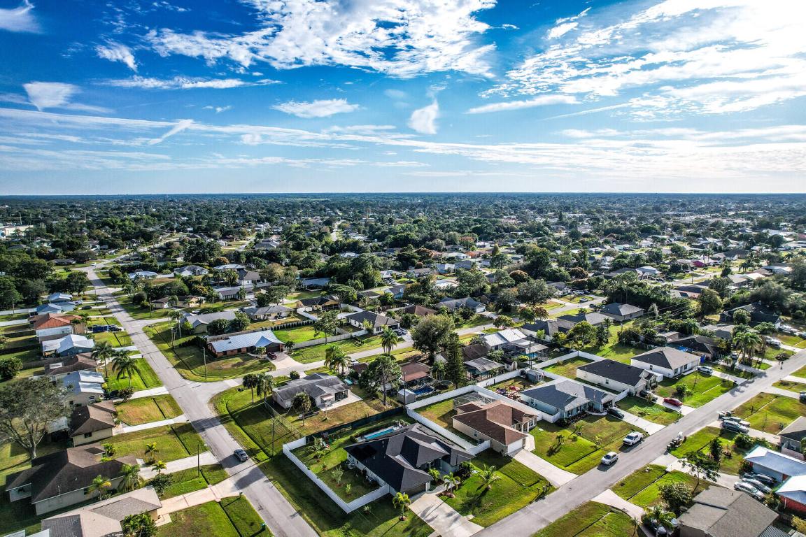 202 SW Chandler Terrace, Port St. Lucie