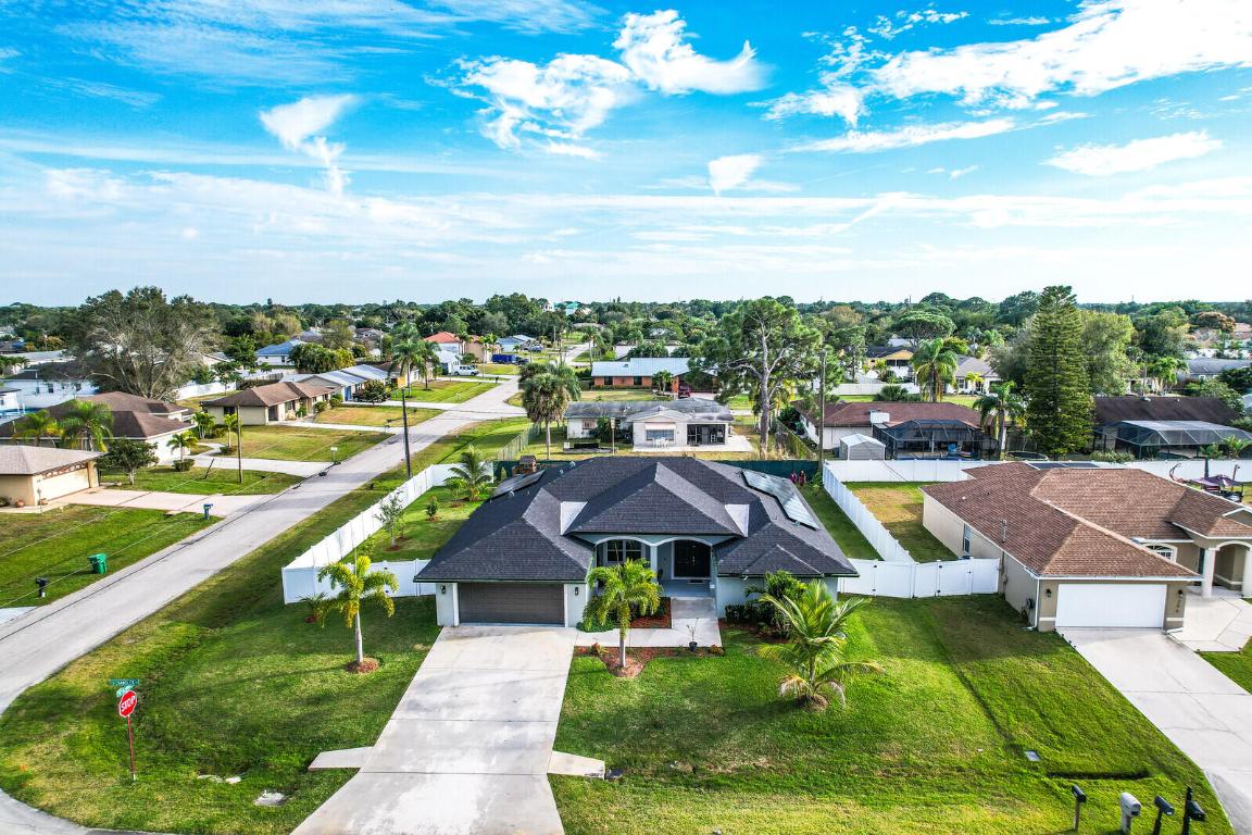 202 SW Chandler Terrace, Port St. Lucie