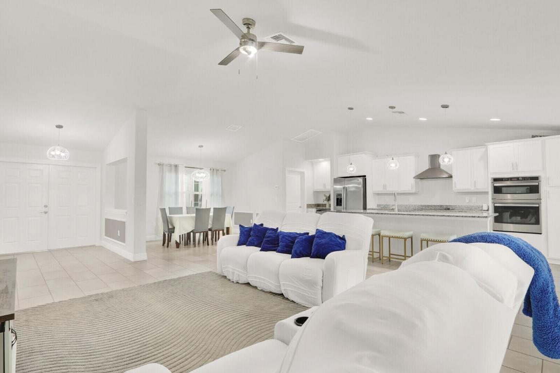 202 SW Chandler Terrace, Port St. Lucie