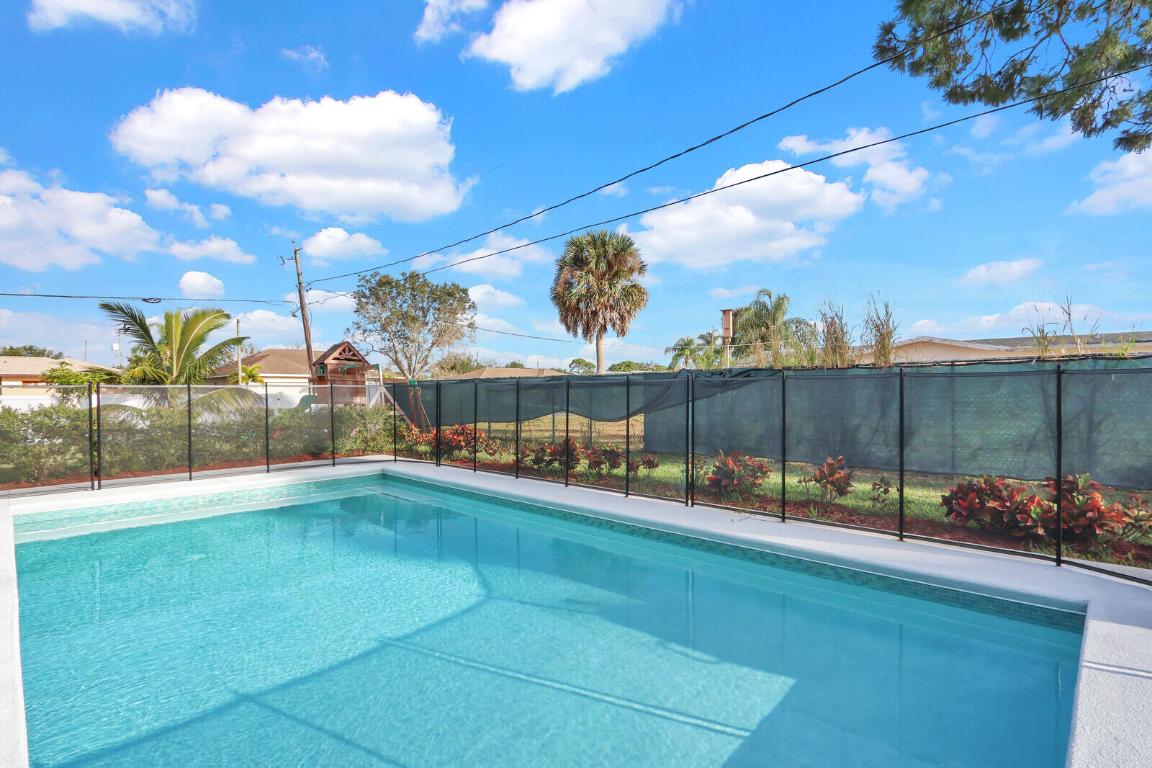 202 SW Chandler Terrace, Port St. Lucie