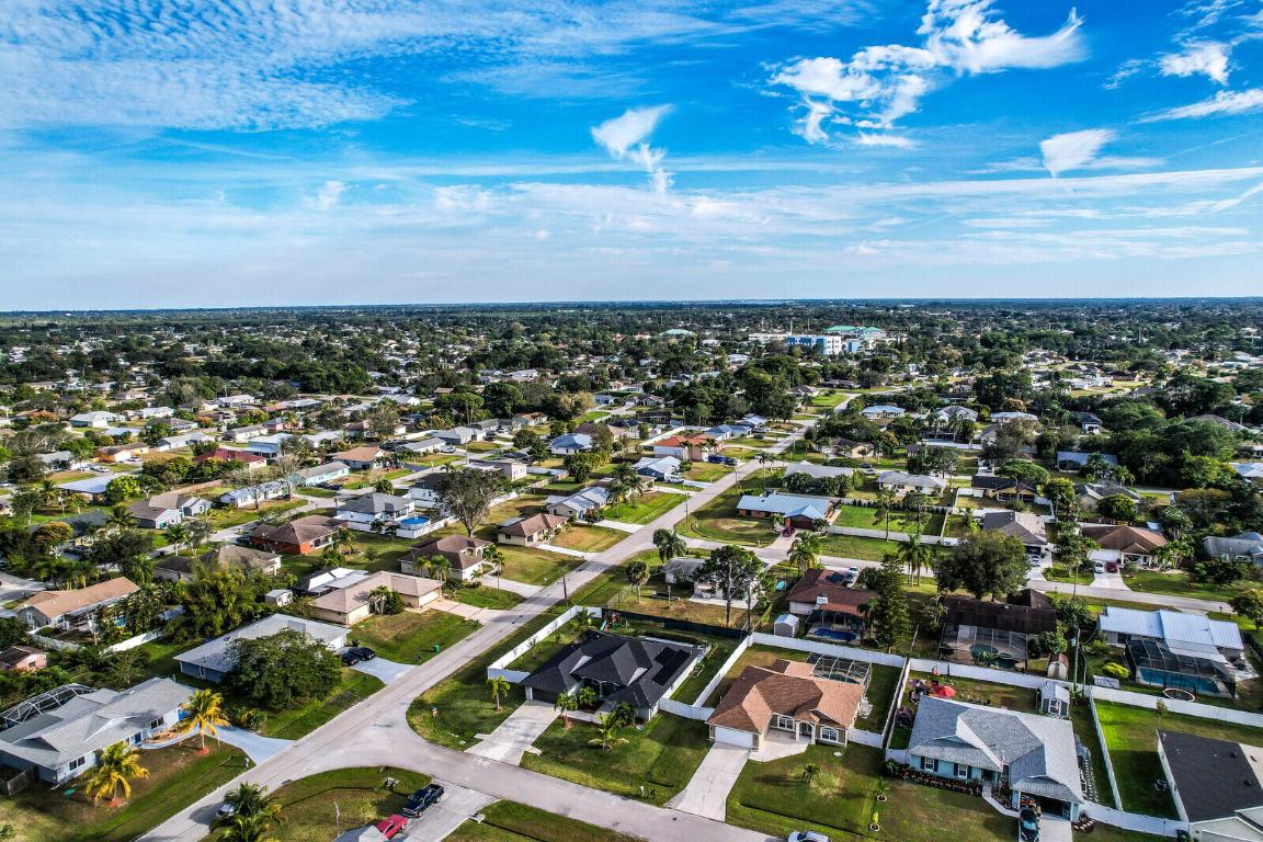 202 SW Chandler Terrace, Port St. Lucie