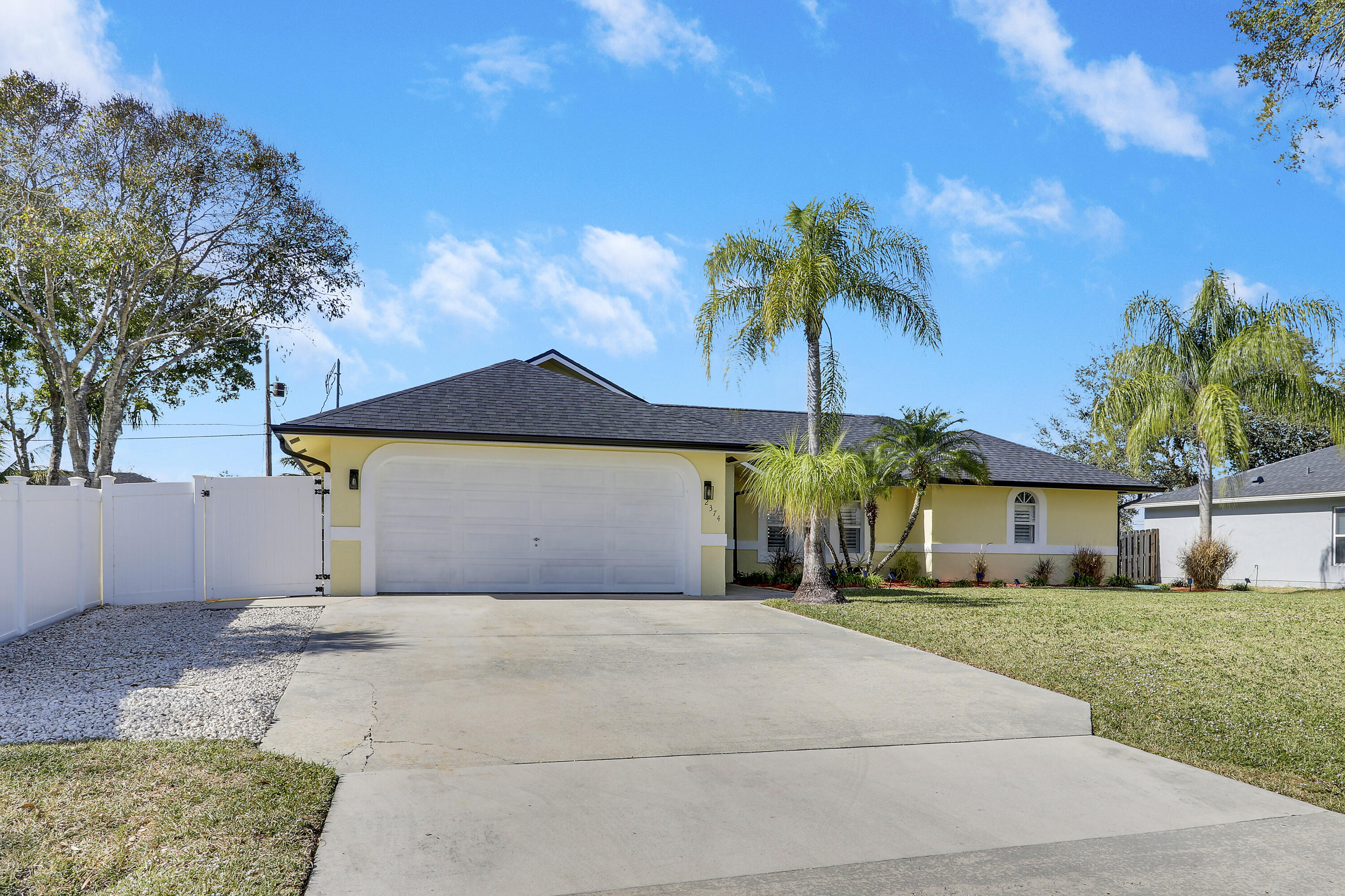 2374 SW Chateau Terrace, Port St. Lucie