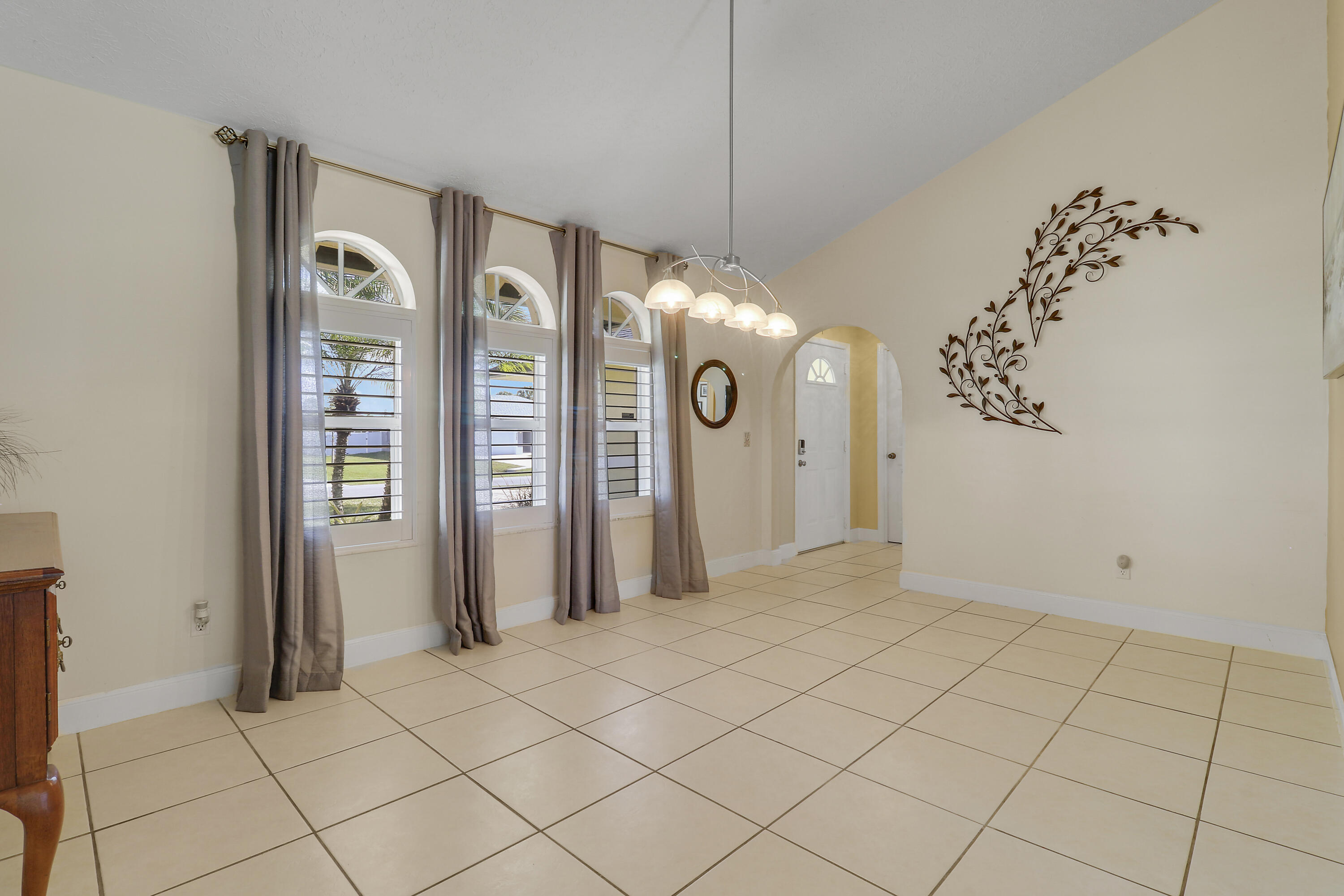 2374 SW Chateau Terrace, Port St. Lucie