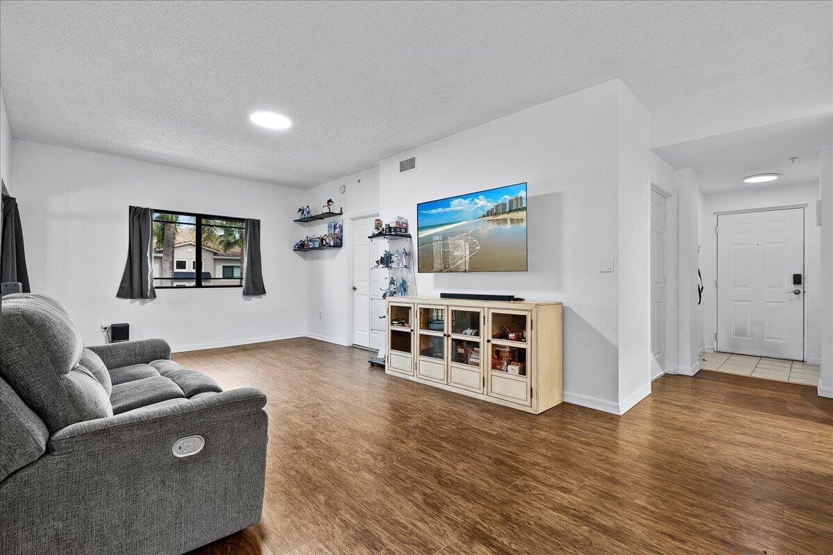 2804 Sarento Place 303