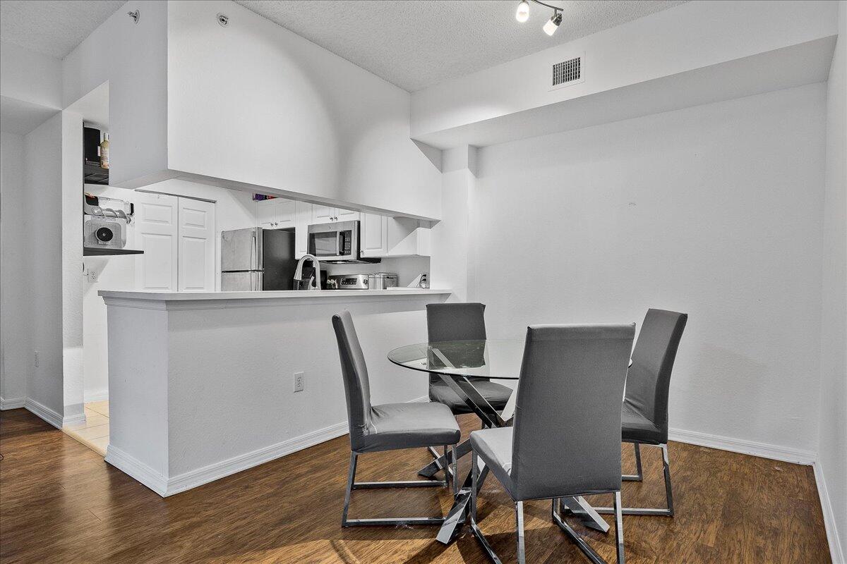 2804 Sarento Place 303