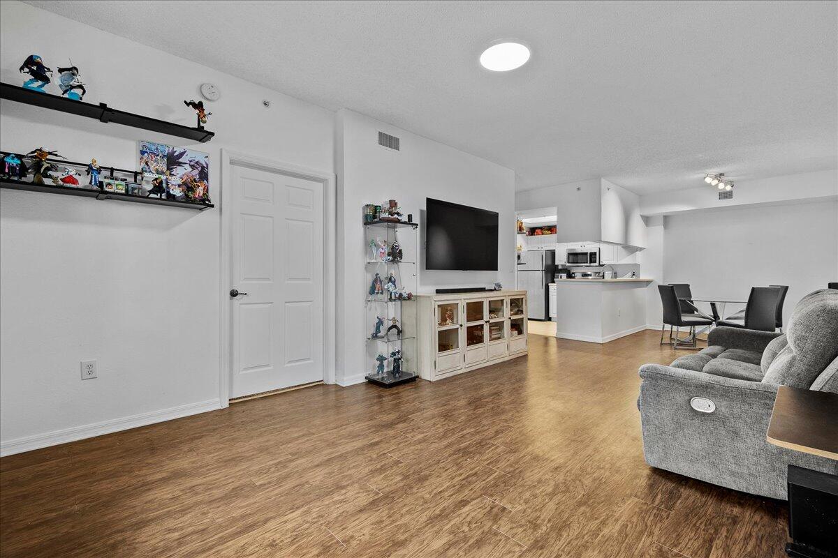 2804 Sarento Place 303