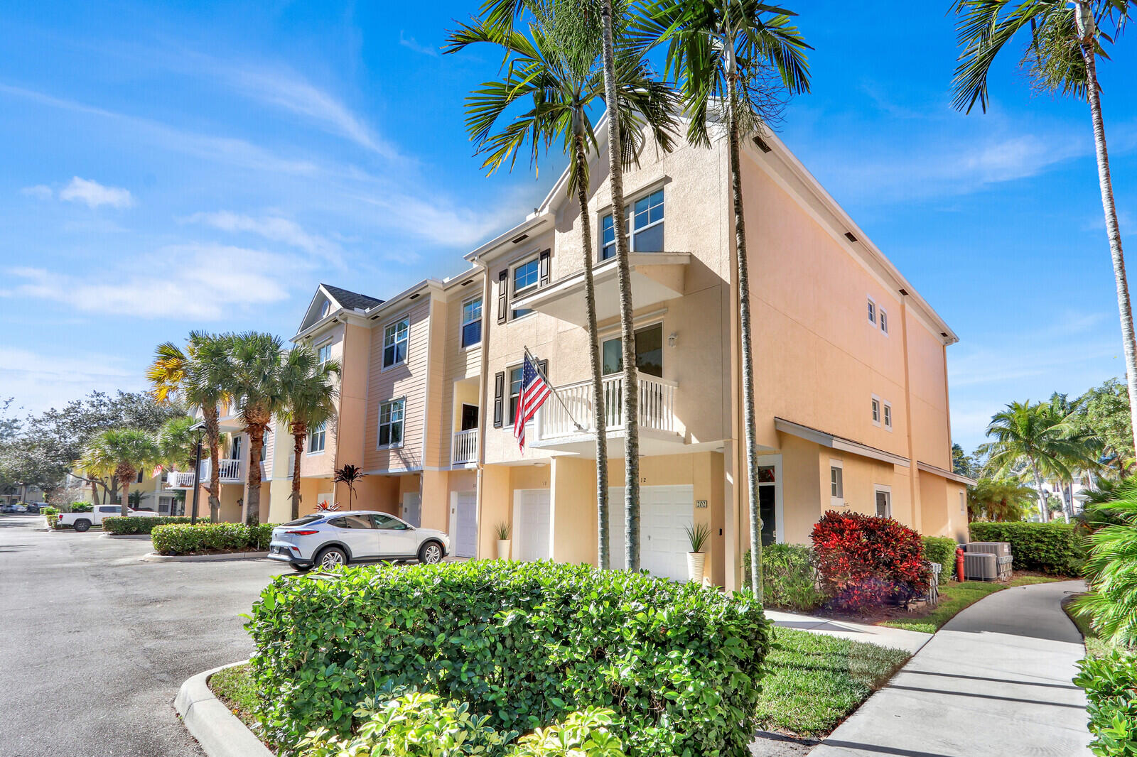 255 Murcia Drive 202