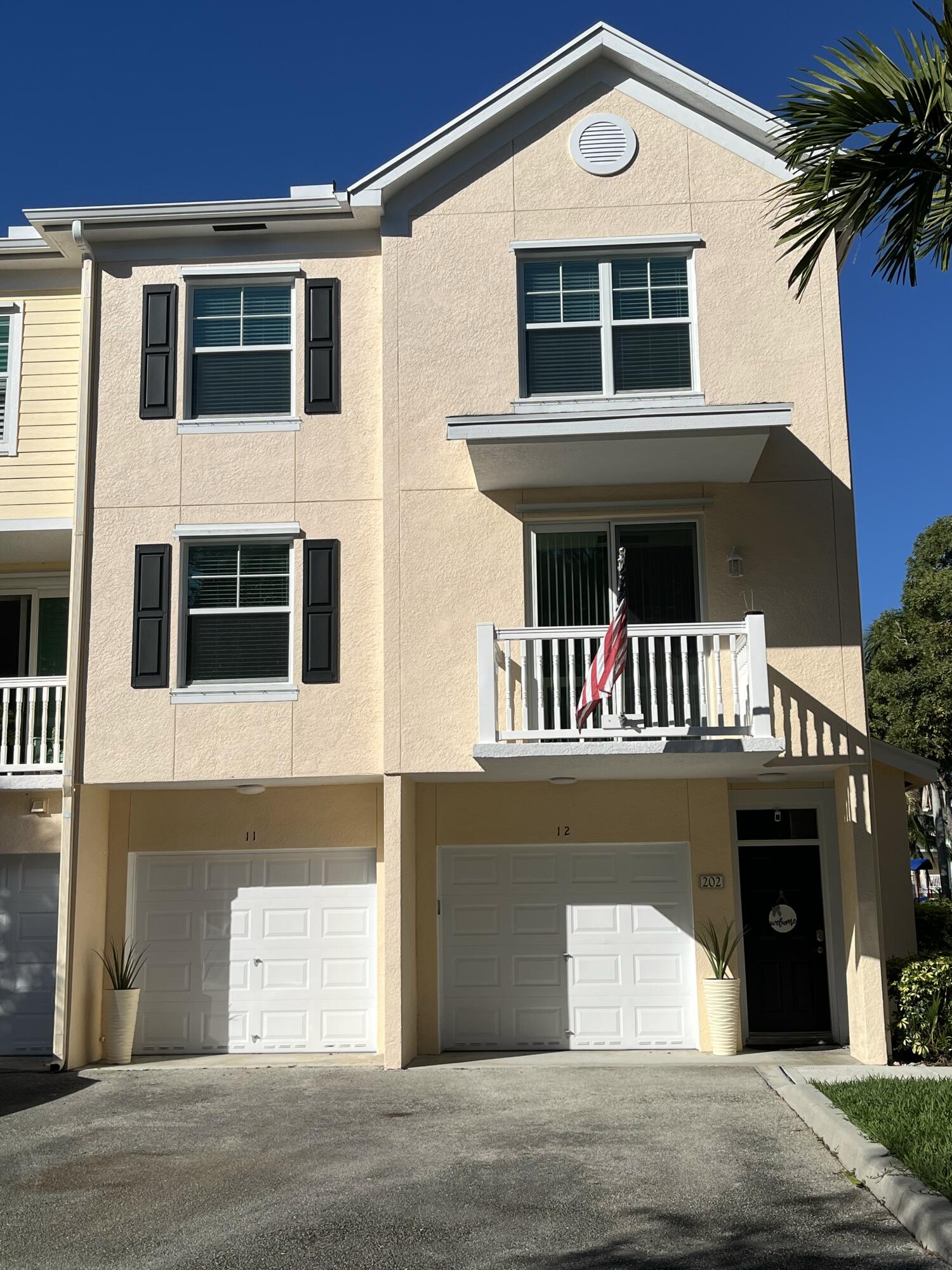 255 Murcia Drive 202