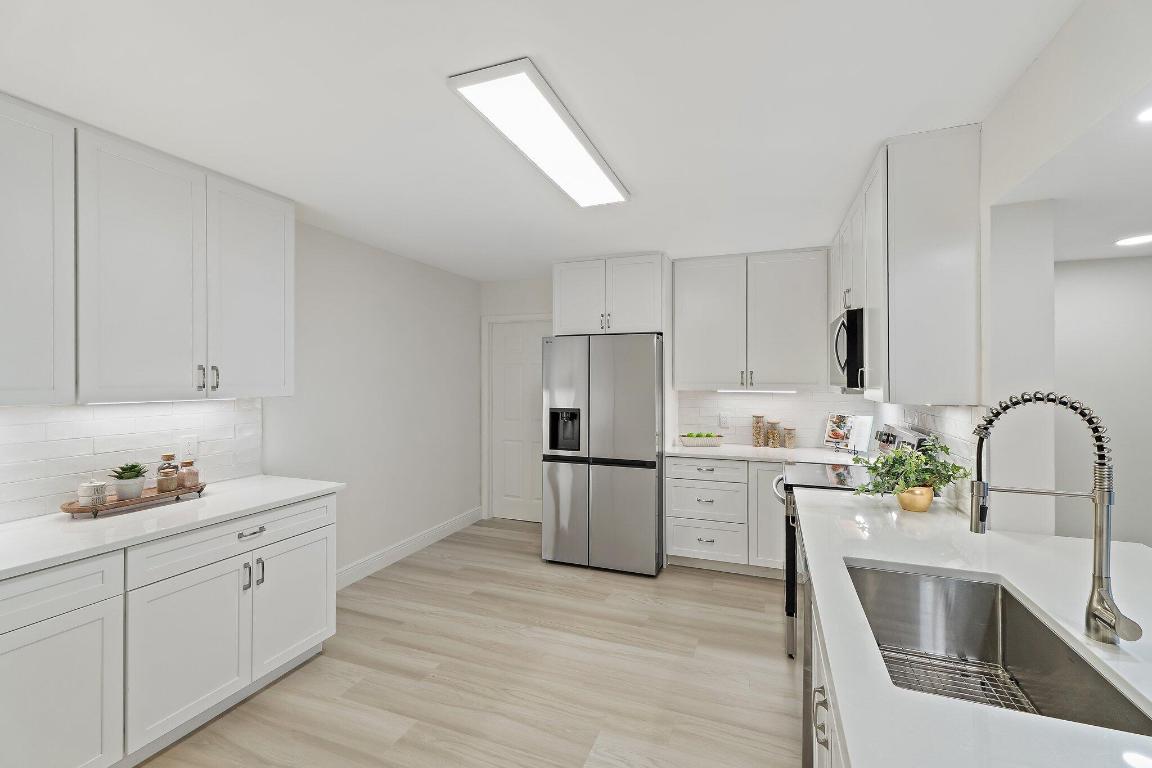 19670 Beach Road C513