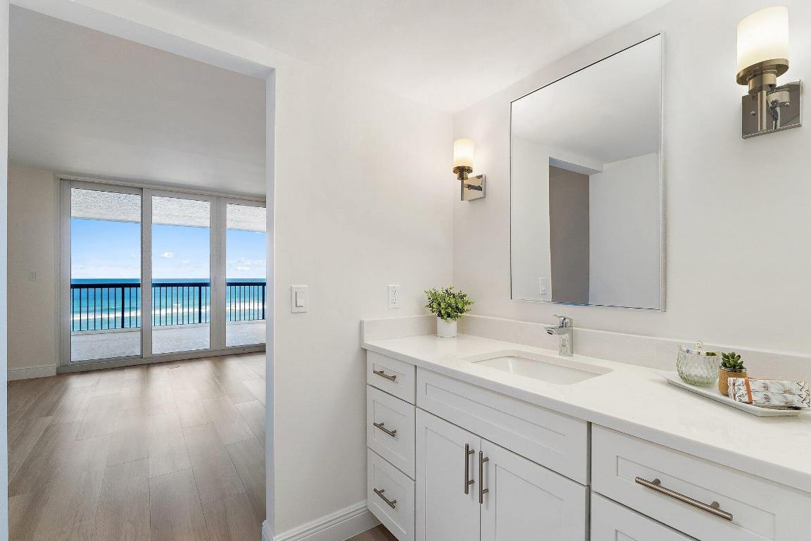 19670 Beach Road C513