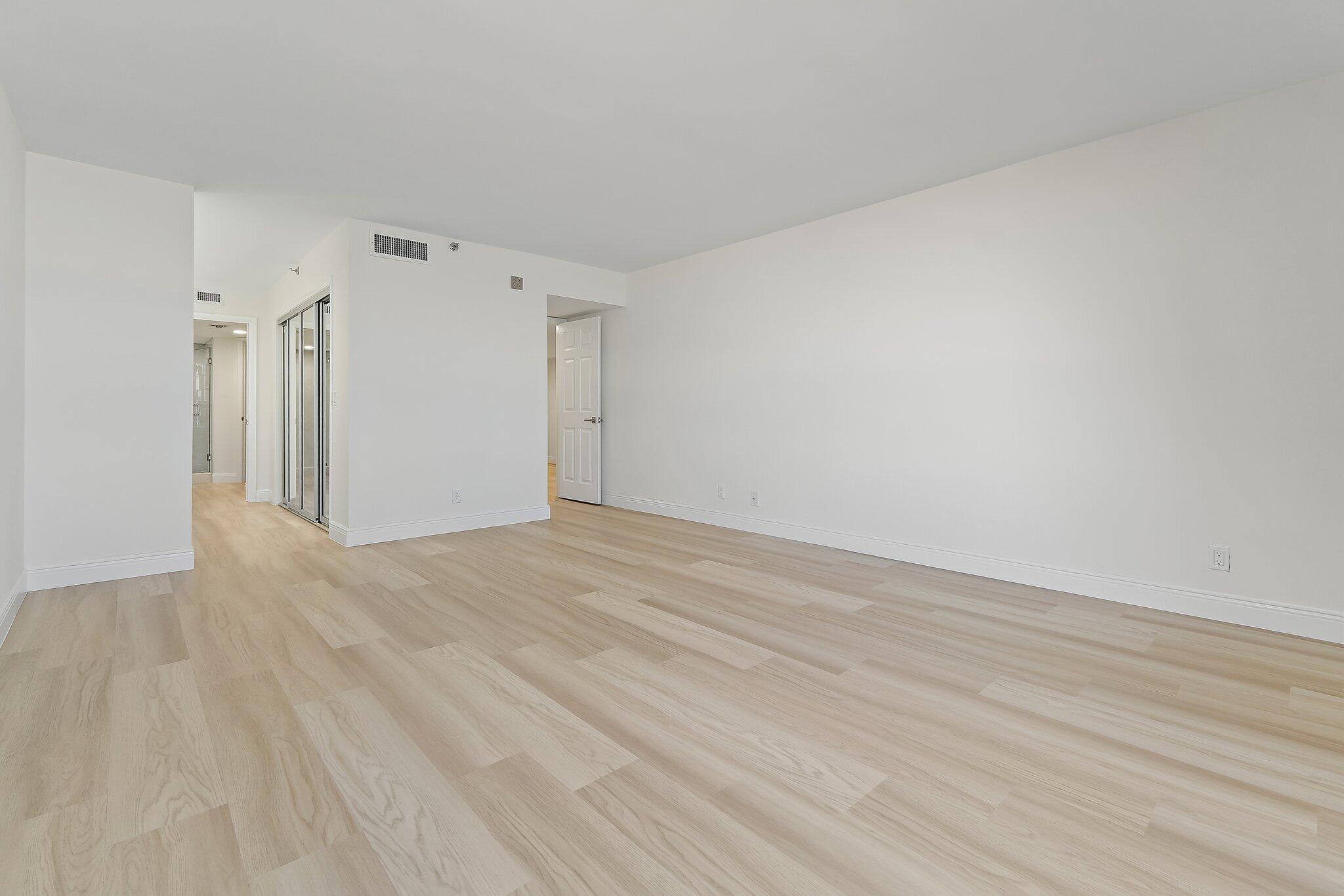 19670 Beach Road C513