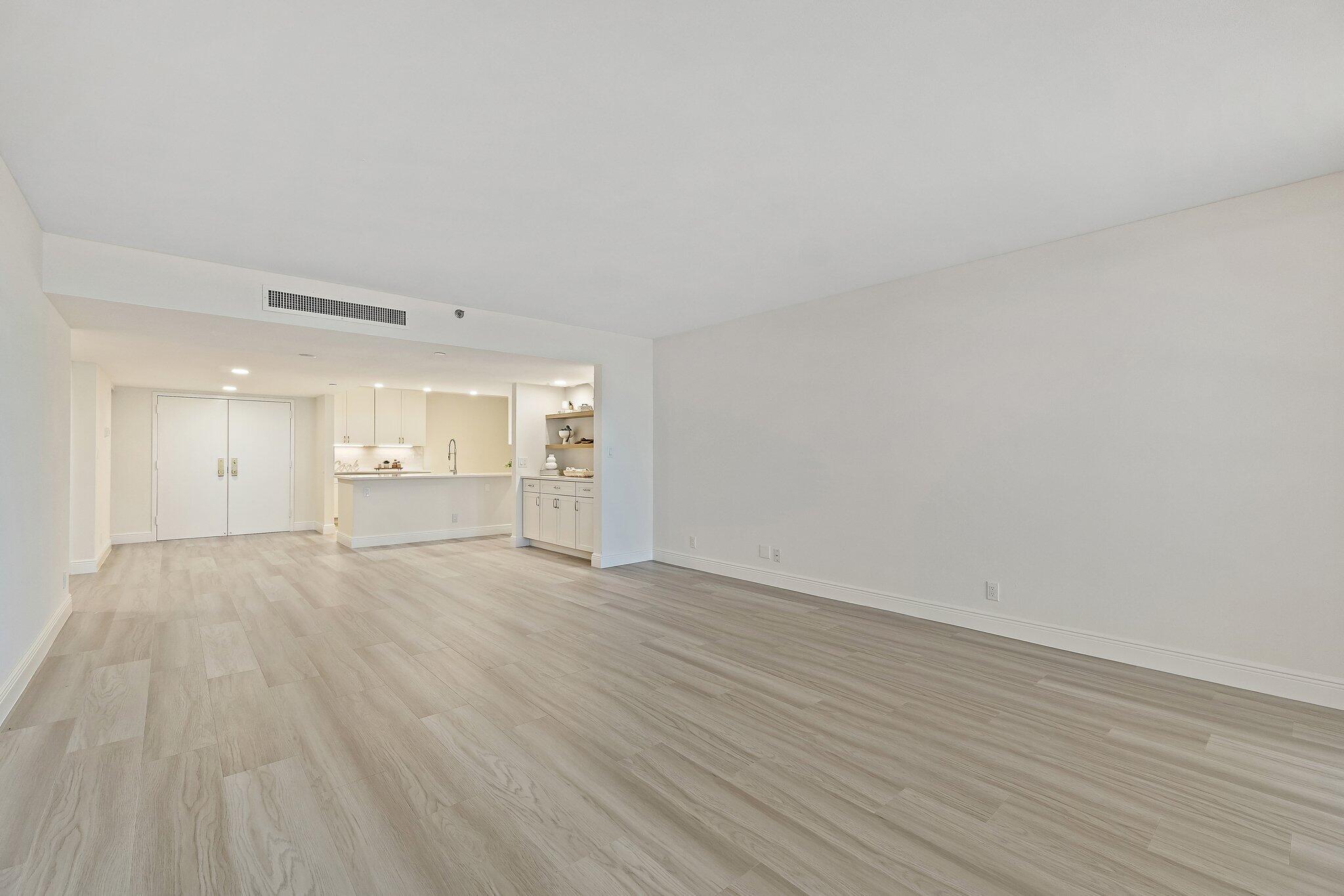 19670 Beach Road C513