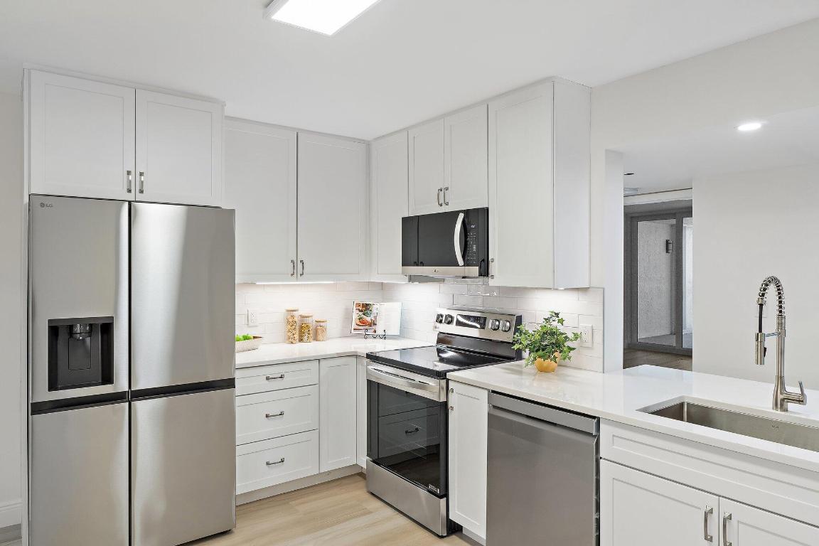 19670 Beach Road C513