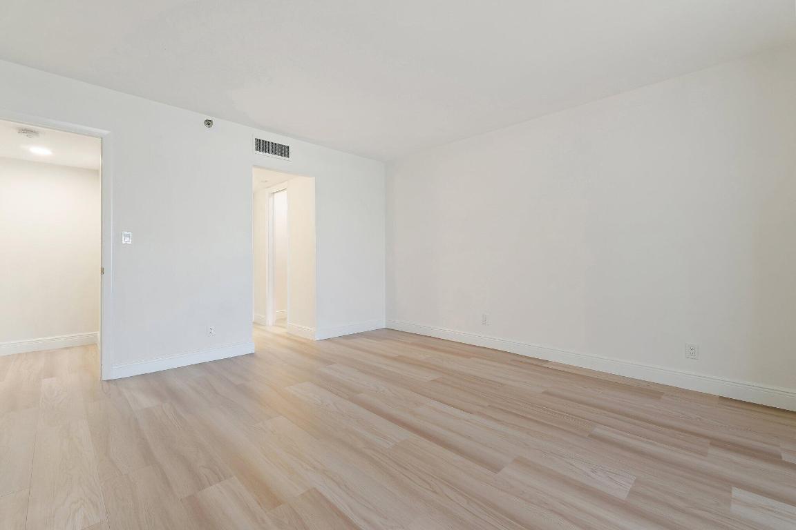 19670 Beach Road C513