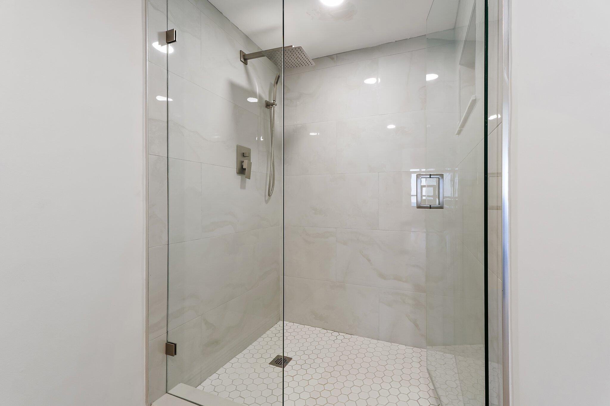 19670 Beach Road C513