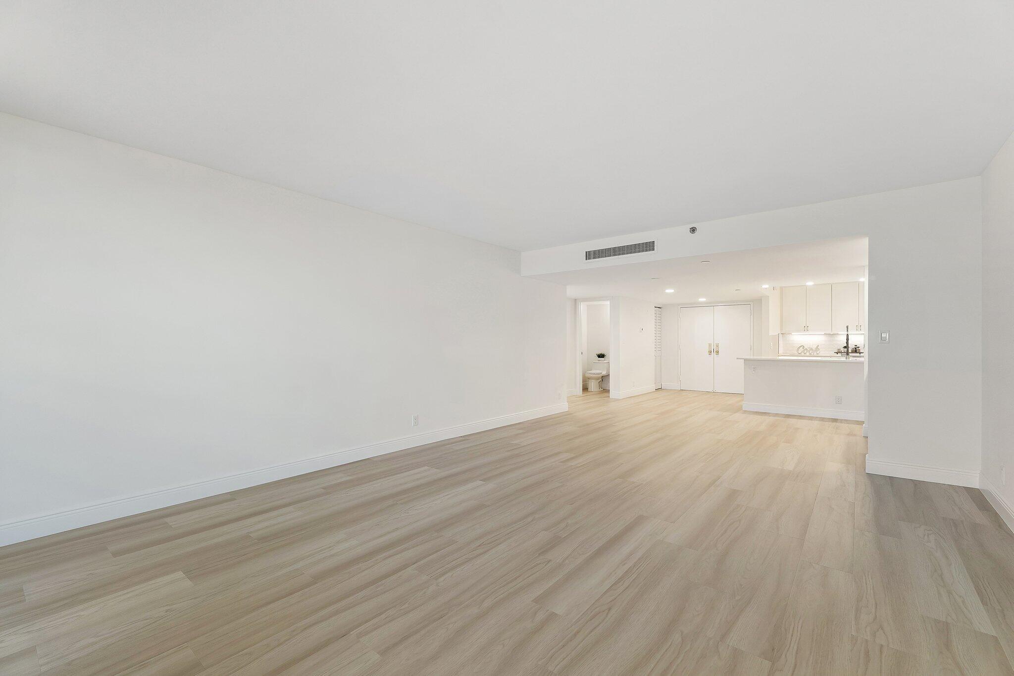 19670 Beach Road C513