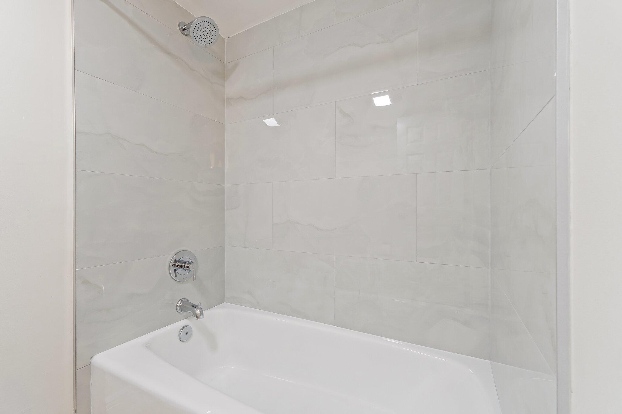 19670 Beach Road C513