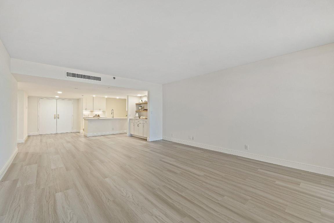 19670 Beach Road C513