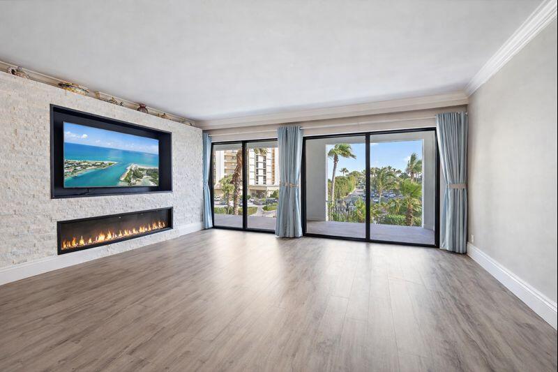 500 Ocean Trail Way