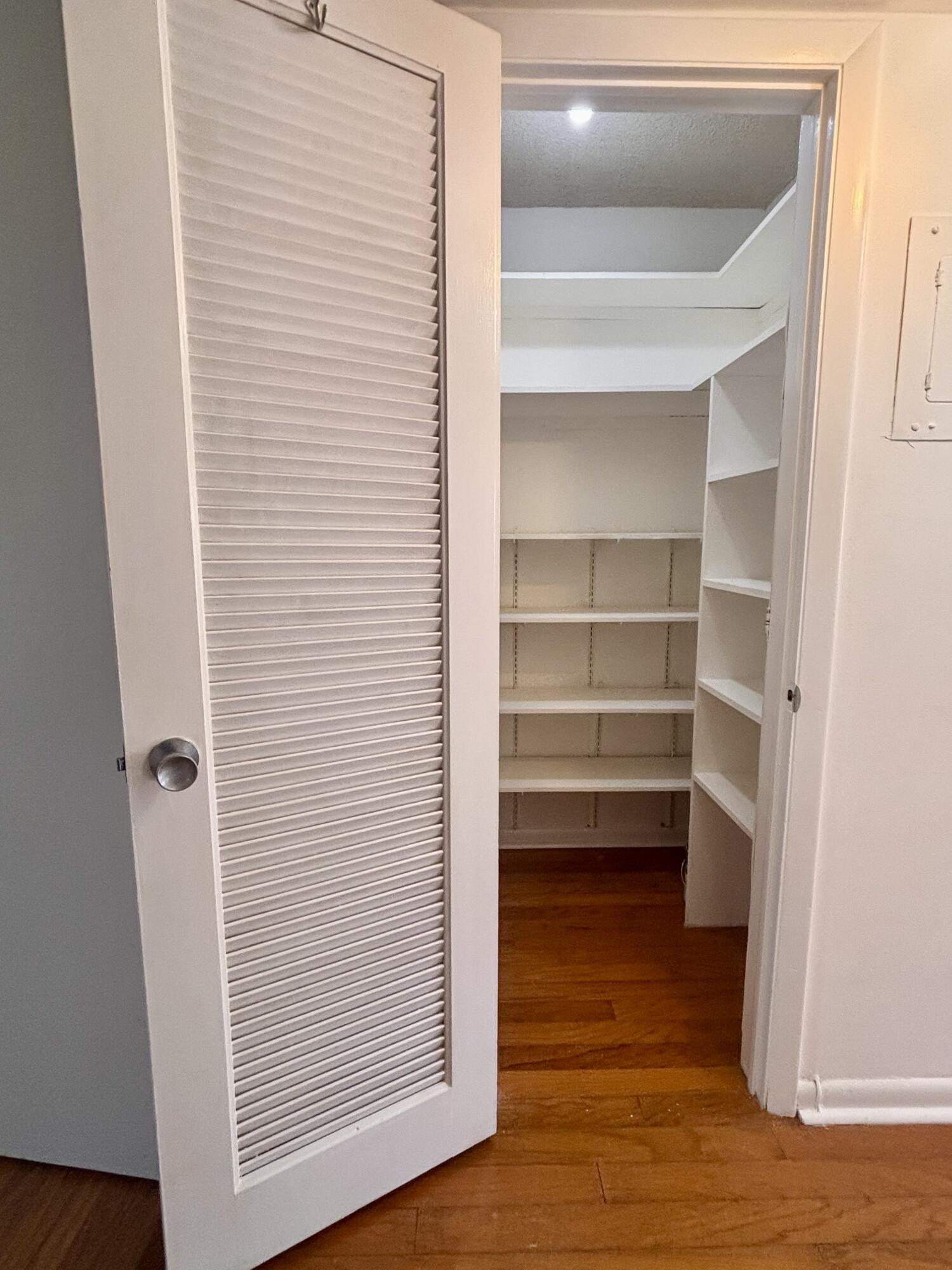 120 Windsor F F