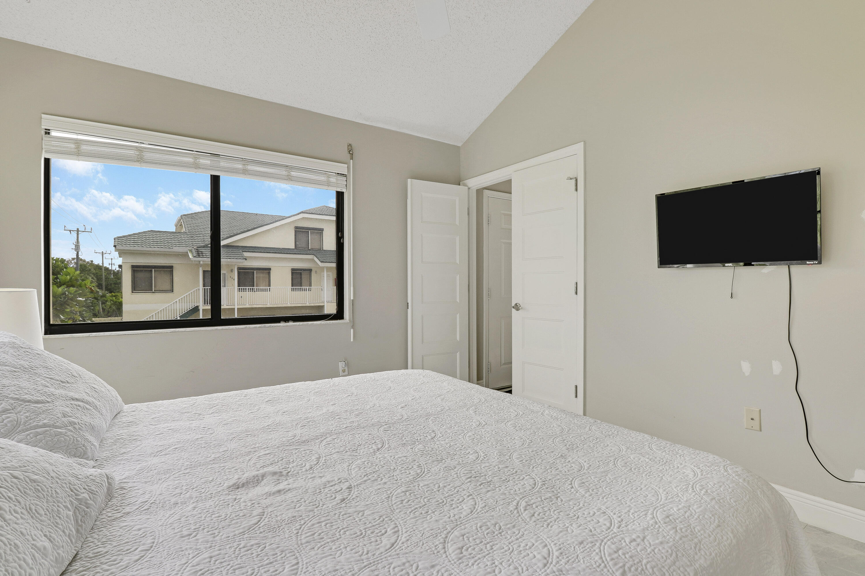 360 Bella Vista Court N 60